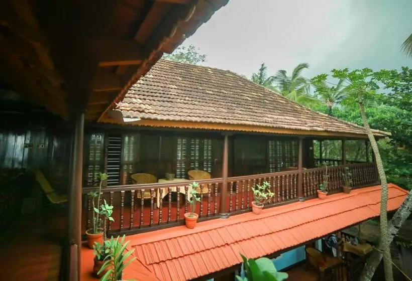 キングサイズベッドのスタンダードルーム, Varkala Marine Palace