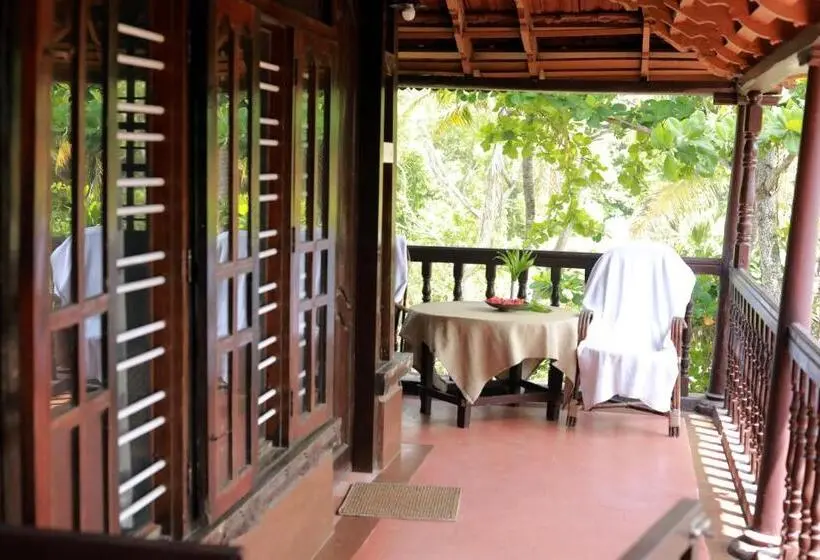 オーシャンビューのスーペリアトリプルルーム, Varkala Marine Palace