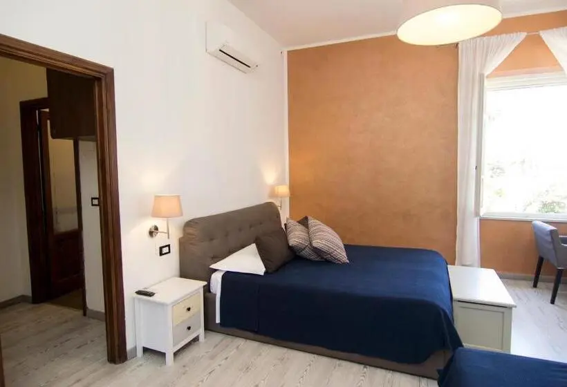 اتاق کلاسیک چهارنفره, 7 Rooms