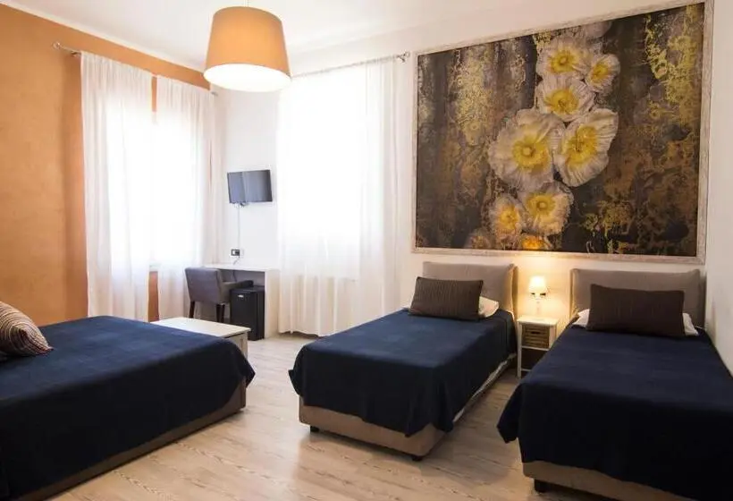 اتاق کلاسیک چهارنفره, 7 Rooms