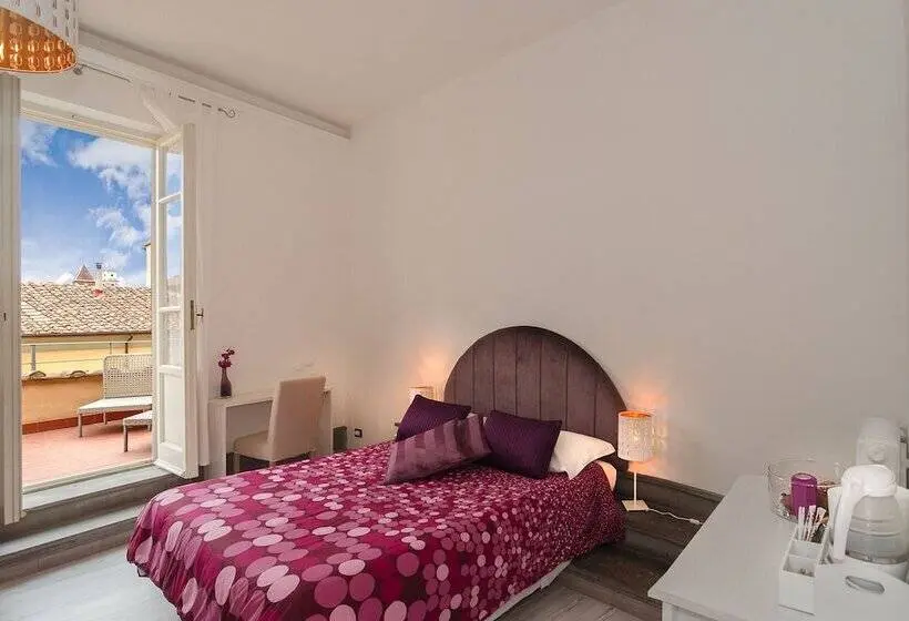 اتاق استاندارد سه نفره, 7 Rooms