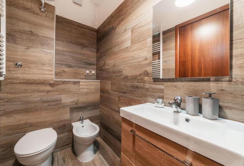 اتاق استاندارد سه تخته با بالکن, B&b Papa Leone Countryrooms