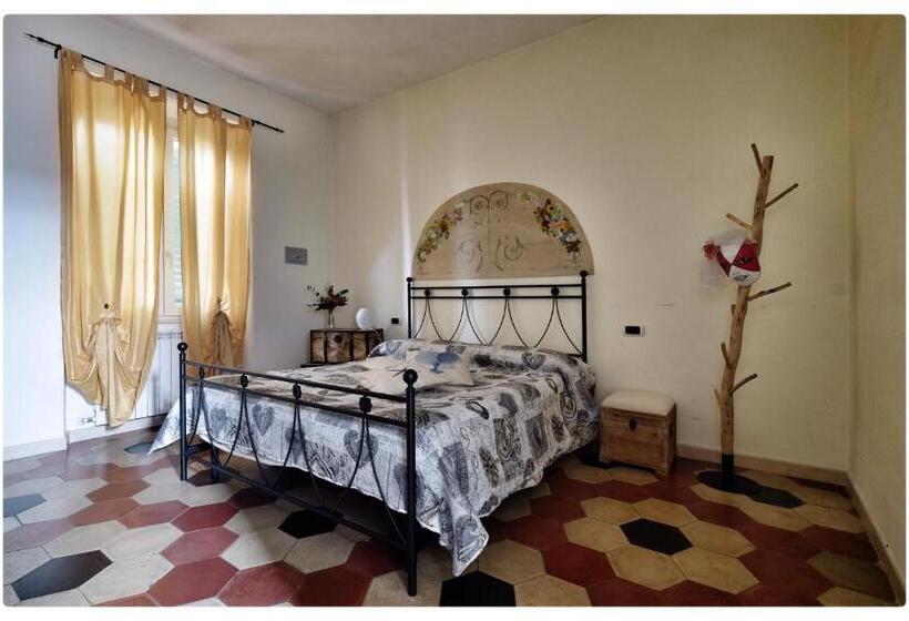 اتاق لوکس, La Casa Sul Molo