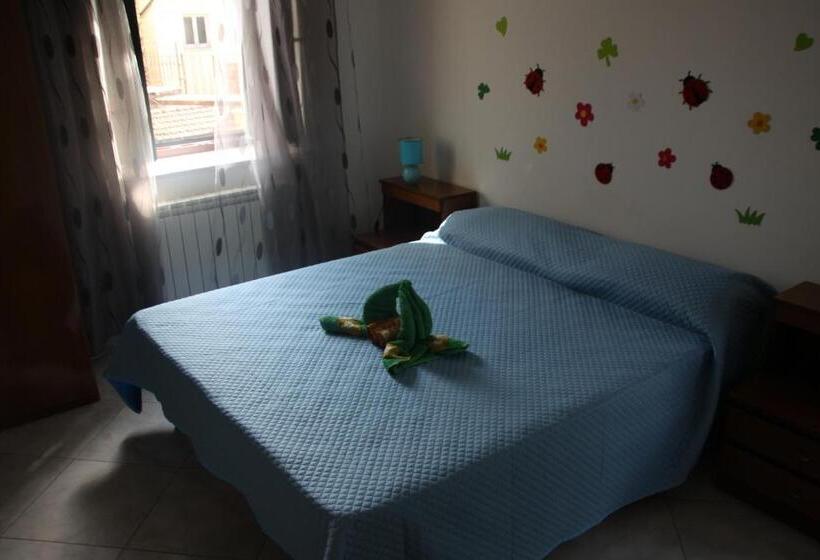 带共用浴室的标准房间, La Corte Dei Morra