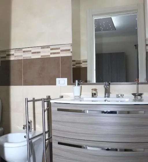 سوئیت با بالکن, Le Suite Di Via Veneto