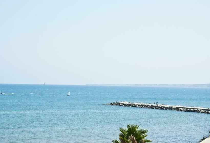 اتاق سوپریور با چشمانداز دریا, Nisí