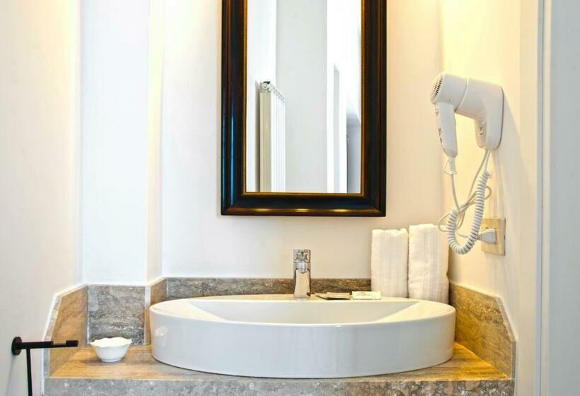 اتاق سوپریور با چشمانداز دریا, Nisí