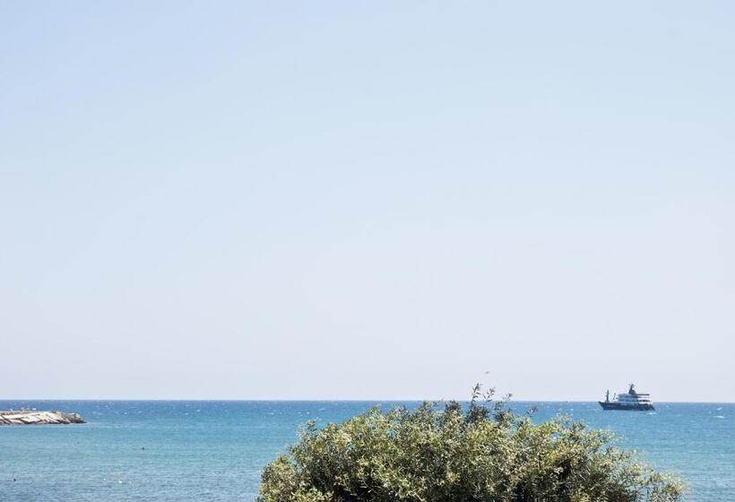 سوییت با چشمانداز دریا, Nisí