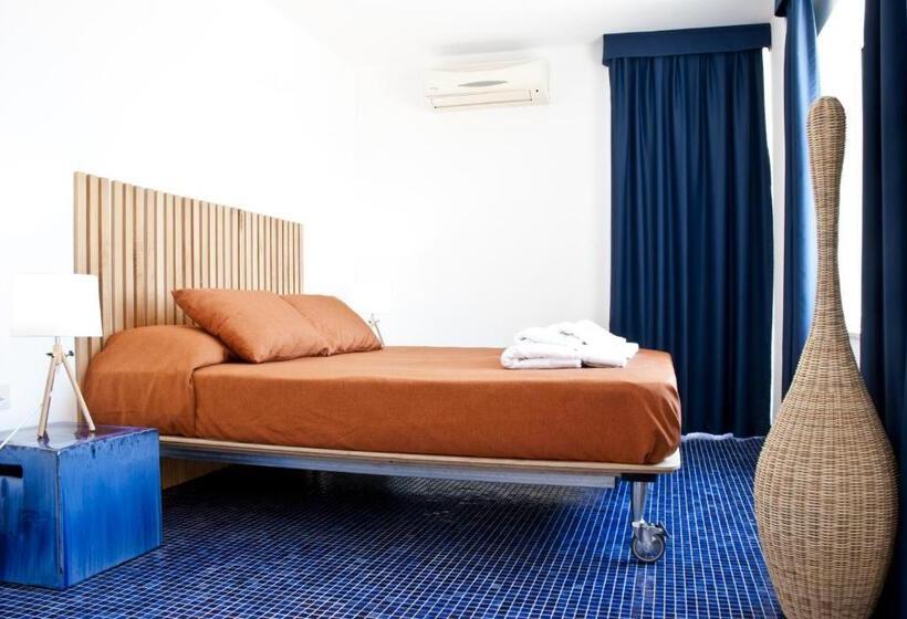 سوییت با چشمانداز دریا, Nisí