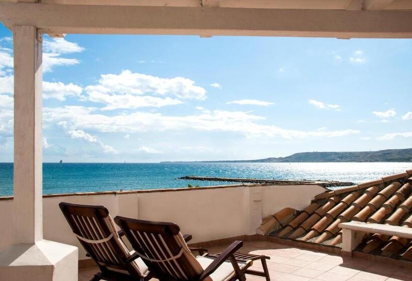 سوییت با چشمانداز دریا, Nisí