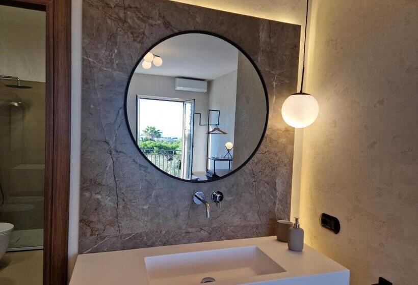 Трехместный Номер Стандарт с Балконом, Villa Lekythos