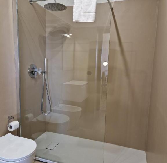 Трехместный Номер Стандарт с Балконом, Villa Lekythos