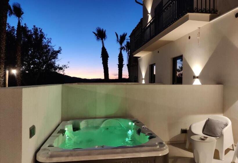 Люкс с гидромассажем, Villa Lekythos