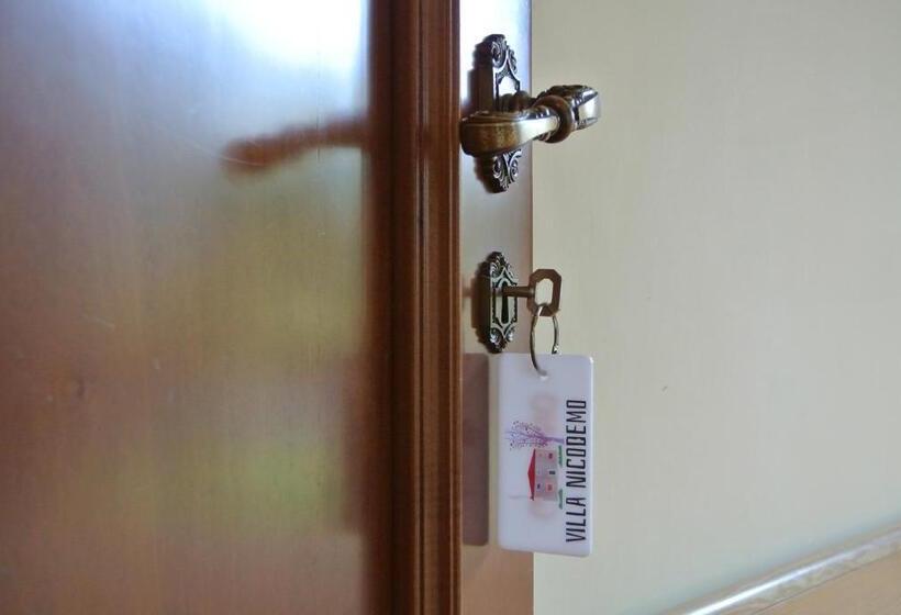 带阳台标准四人间, Villa Nicodemo