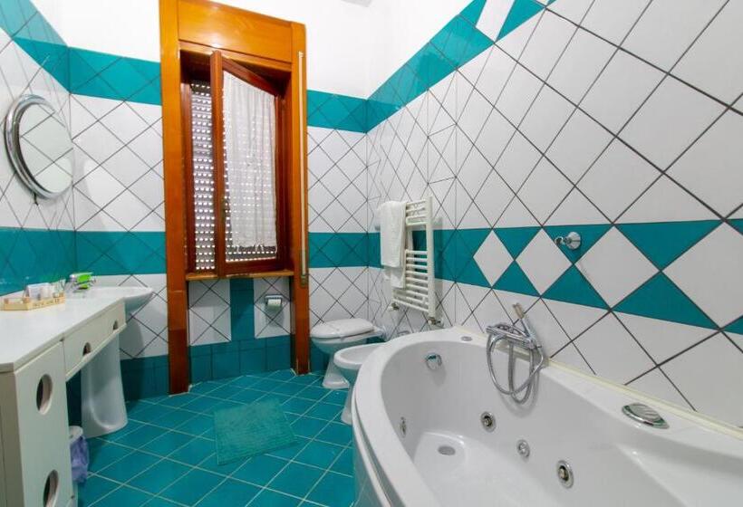 带阳台标准四人间, Villa Nicodemo