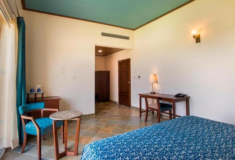 Quarto Estandar Vista Piscina, Dera Masuda Luxury Resort