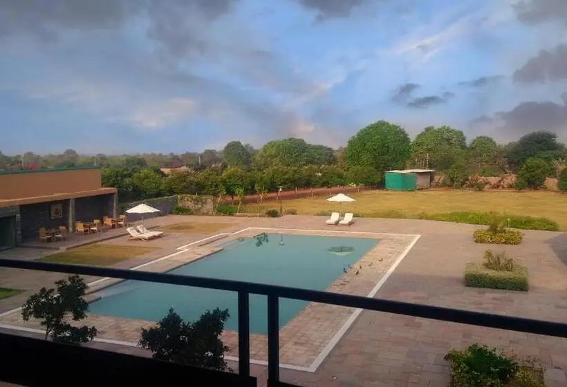 プールビュースタンダードルーム, Dera Masuda Luxury Resort