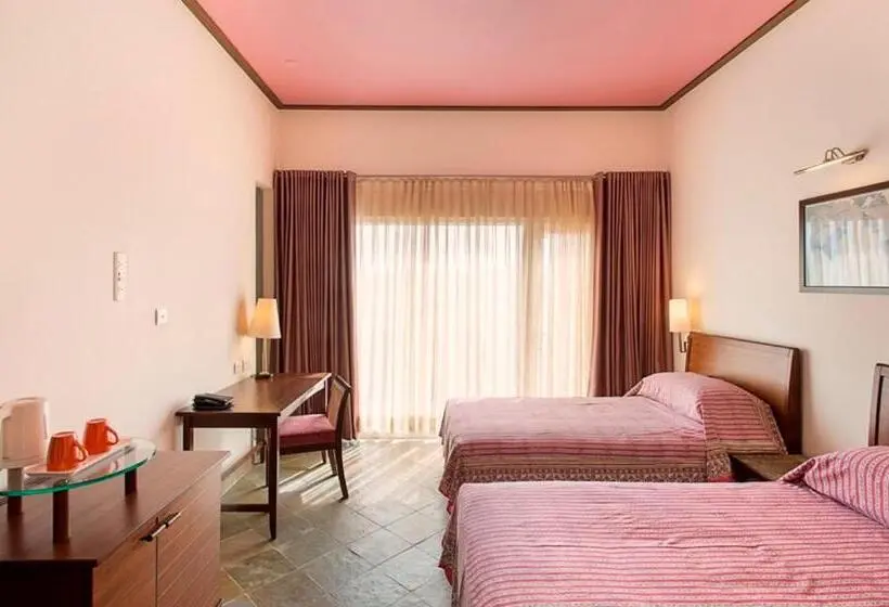 プールビュースタンダードルーム, Dera Masuda Luxury Resort