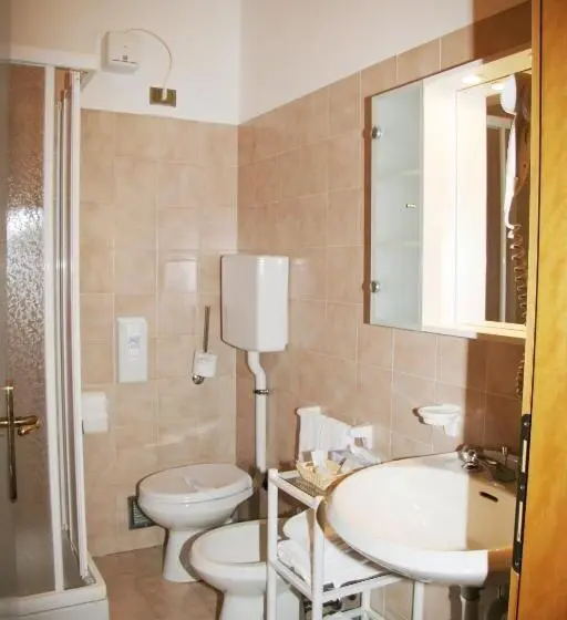 エコノミールーム, Albergo Garnì Cavento