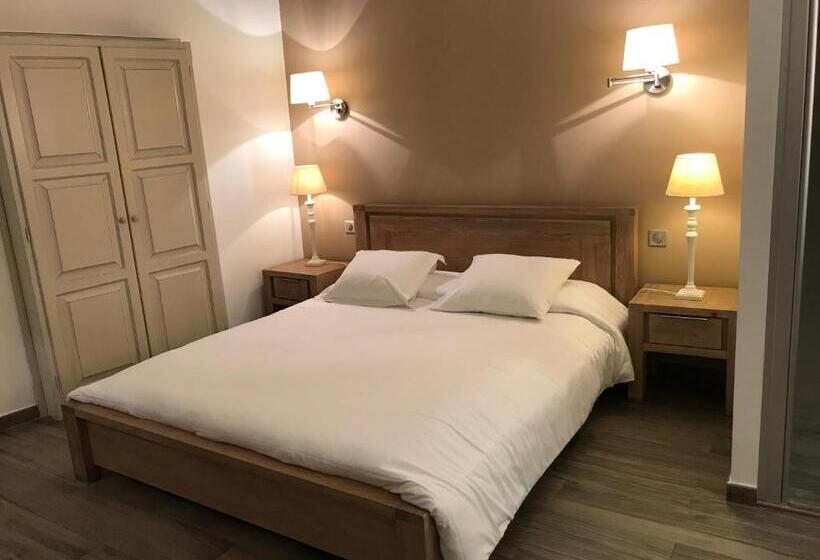 Номер Стандарт, Colomba Hôtel Centre Ville Historique