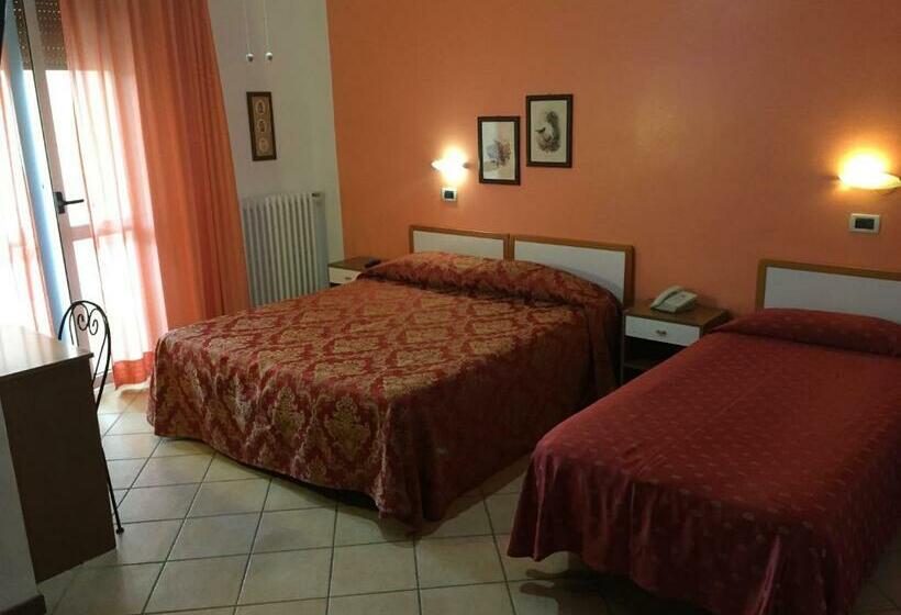 חדר סטנדרט לשלושה, Magda