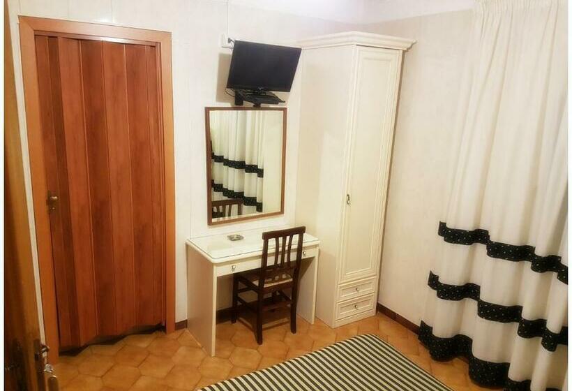 חדר סטנדרט יחיד, Pisani