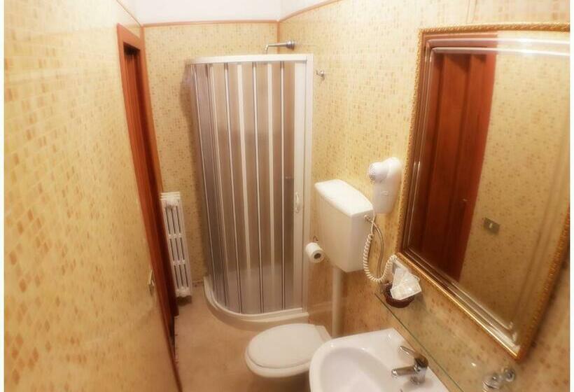 חדר סטנדרט, Pisani