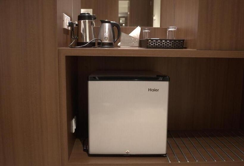 高级大房间, Sai Sanidhya