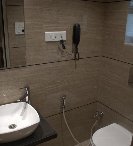 高级大房间, Sai Sanidhya