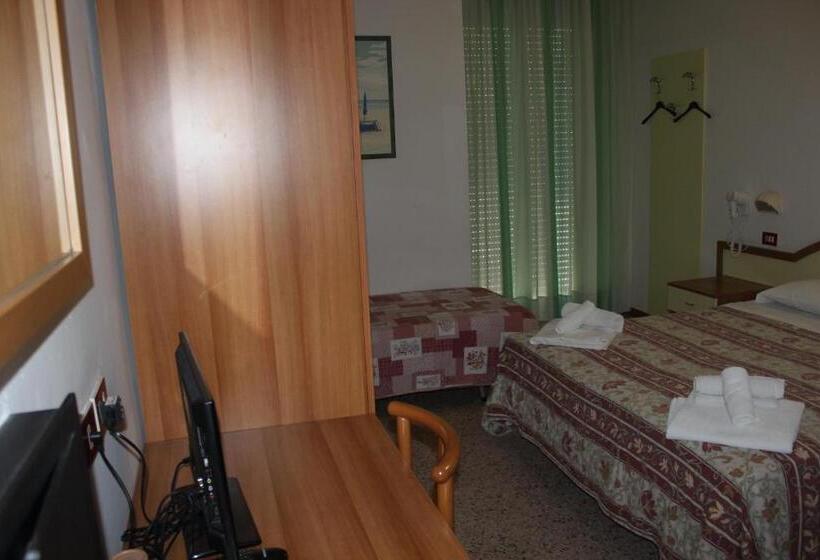 Quarto Quádruplo Estandar, Santini
