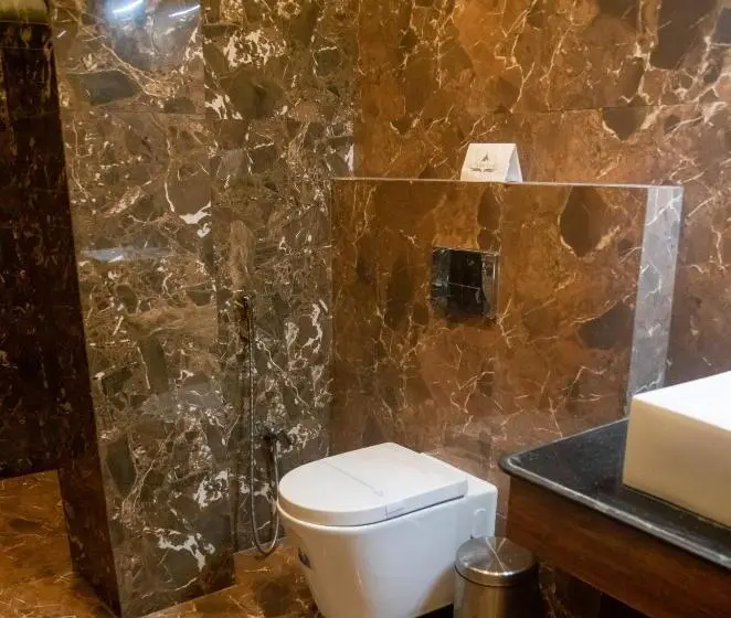 Deluxe-huone, Sonar Tori Agartala