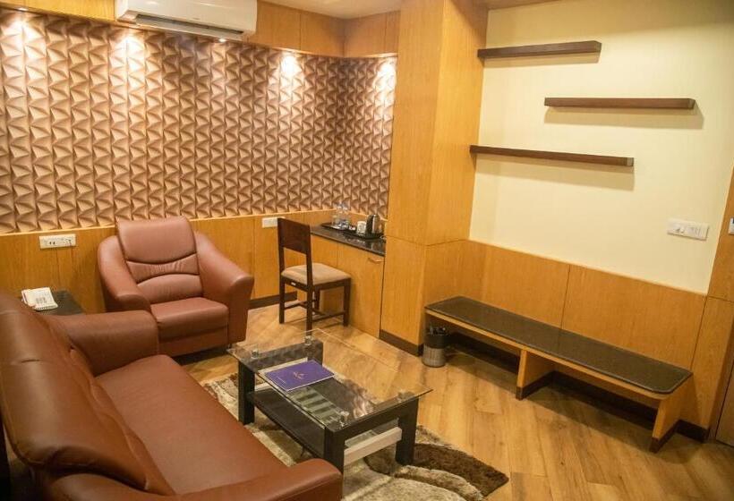 スイート, Sonar Tori Agartala