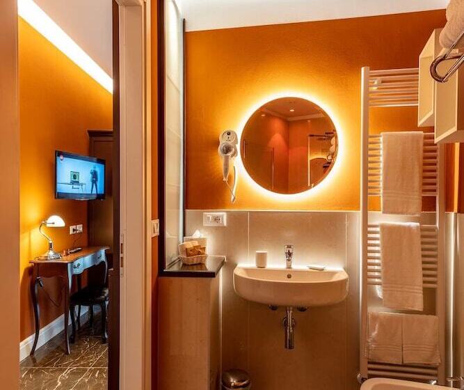 Superior room with lake view, Art Hotel Ventaglio