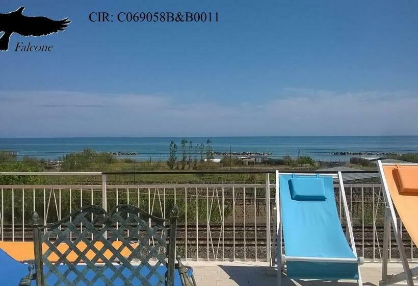 חדר סטנדרט לארבעה, B&b Falcone