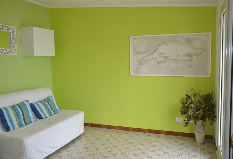 اتاق خانوادگی, B&b Talìa