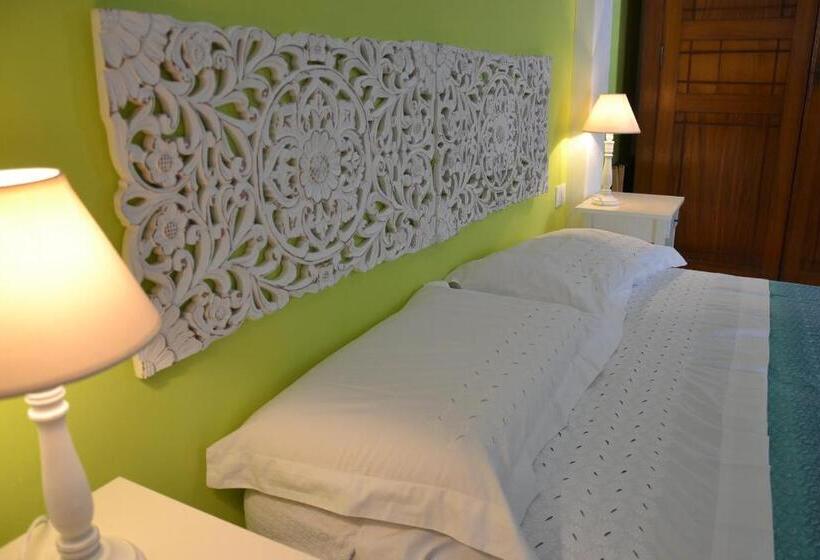 اتاق خانوادگی با چشم‌انداز دریا, B&b Talìa