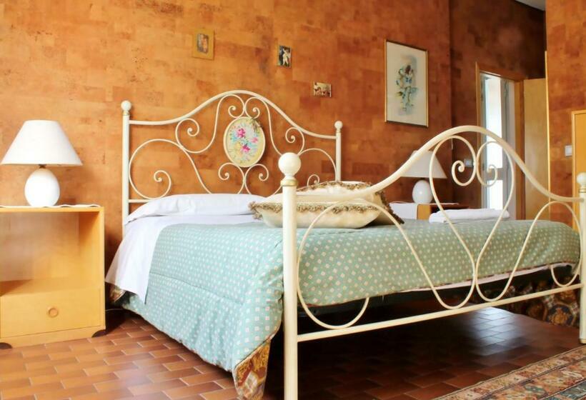 اتاق لوکس چهار تخته, Al Villino Del Sole