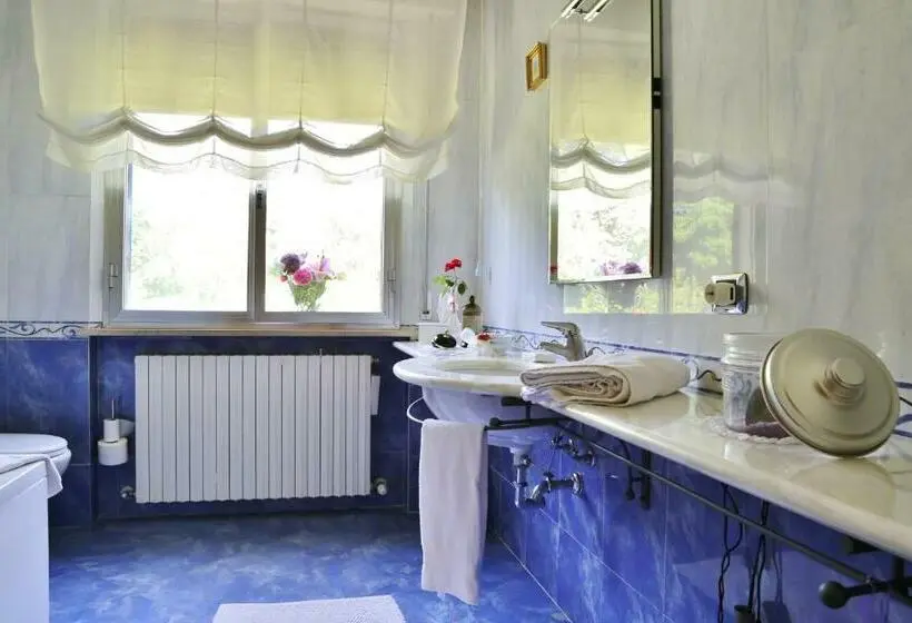 اتاق لوکس چهار تخته, Al Villino Del Sole