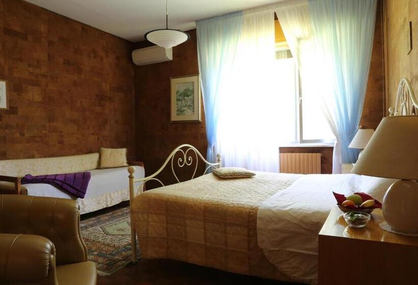 اتاق لوکس چهار تخته, Al Villino Del Sole