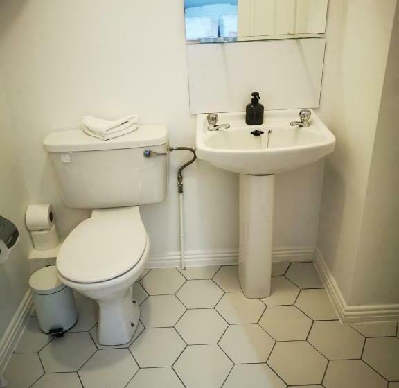 غرفة قياسية, Balally House