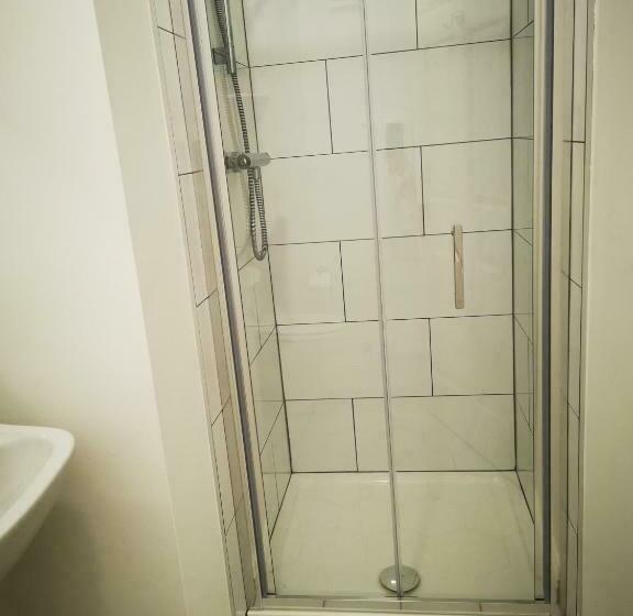 غرفة قياسية, Balally House