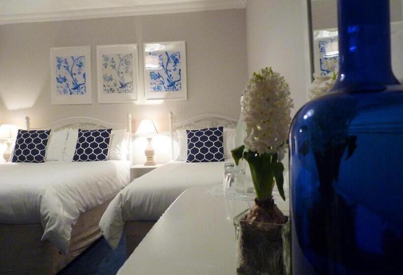 غرفة قياسية ثلاثية, Balally House