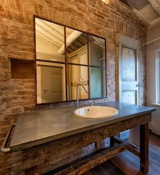 デラックスルーム, Drogheria E Locanda Franci