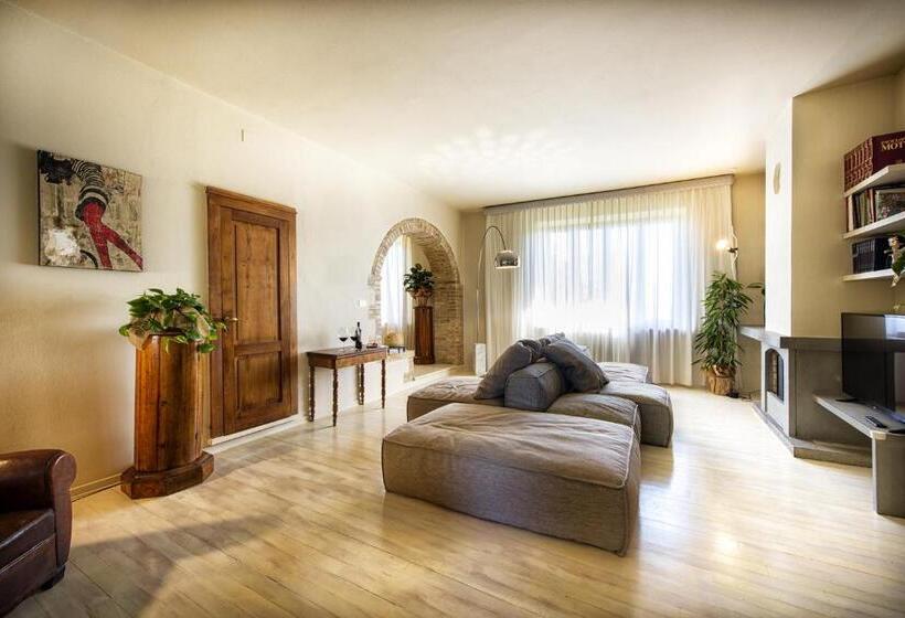 Egyszobás Villa, Drogheria E Locanda Franci