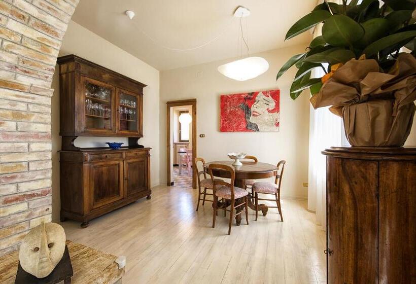 Egyszobás Villa, Drogheria E Locanda Franci