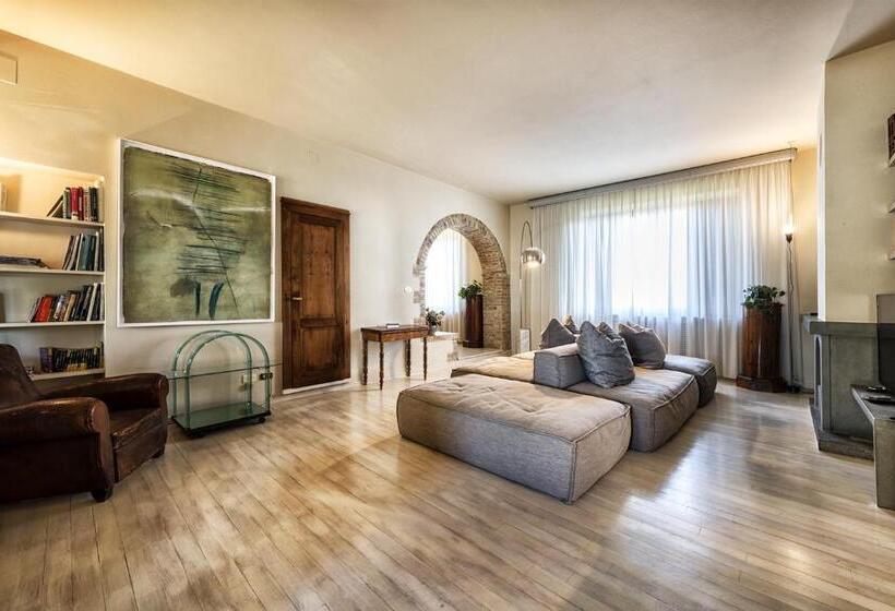 Egyszobás Villa, Drogheria E Locanda Franci