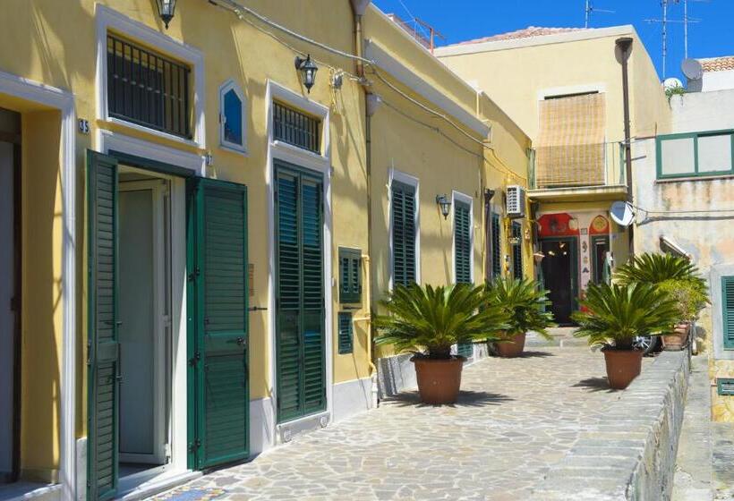 استودیوی لوکس, Sabrina Suite