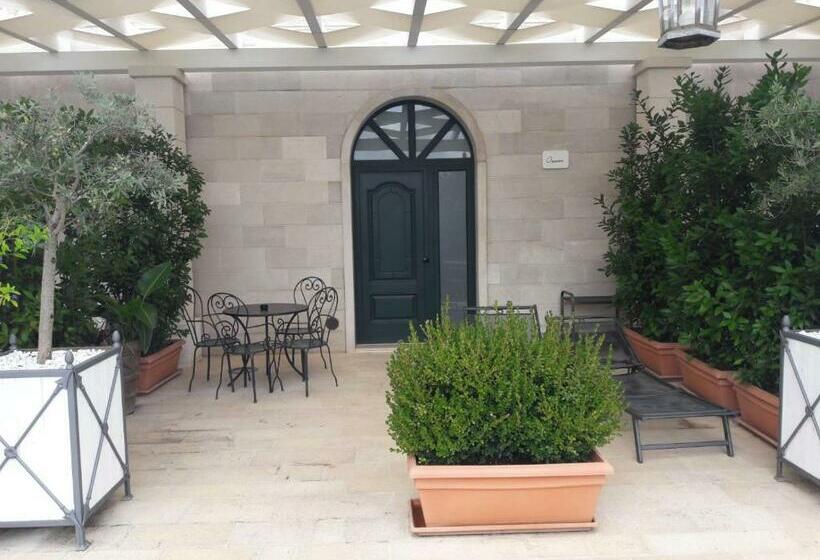 标准三人间, Villa Caramia