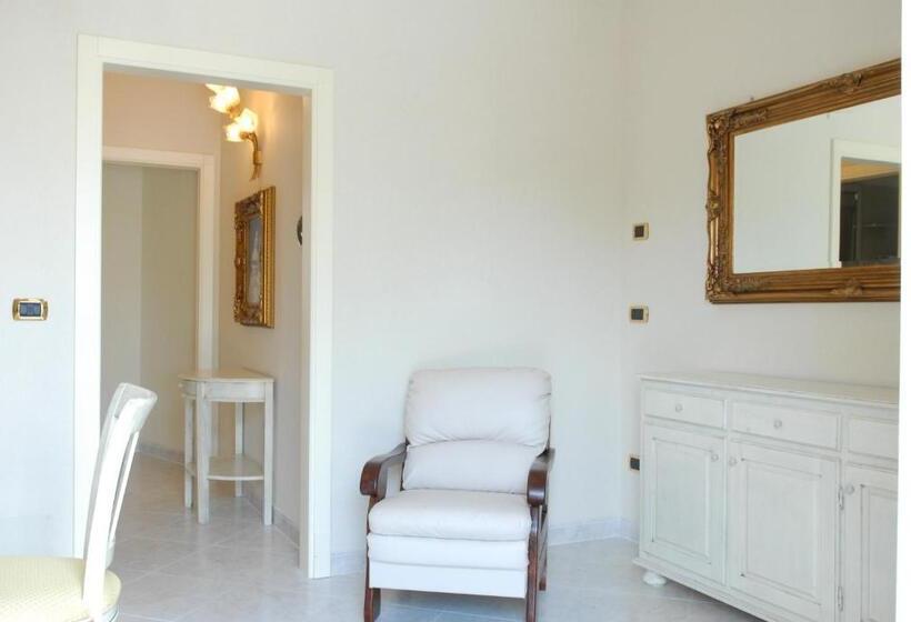 اتاق لوکس, Villa Caramia
