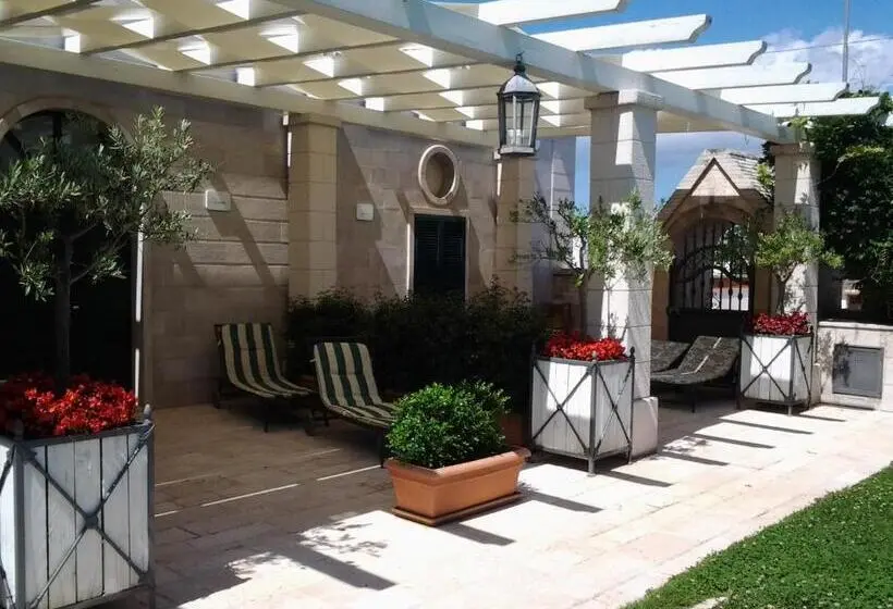 اتاق لوکس, Villa Caramia